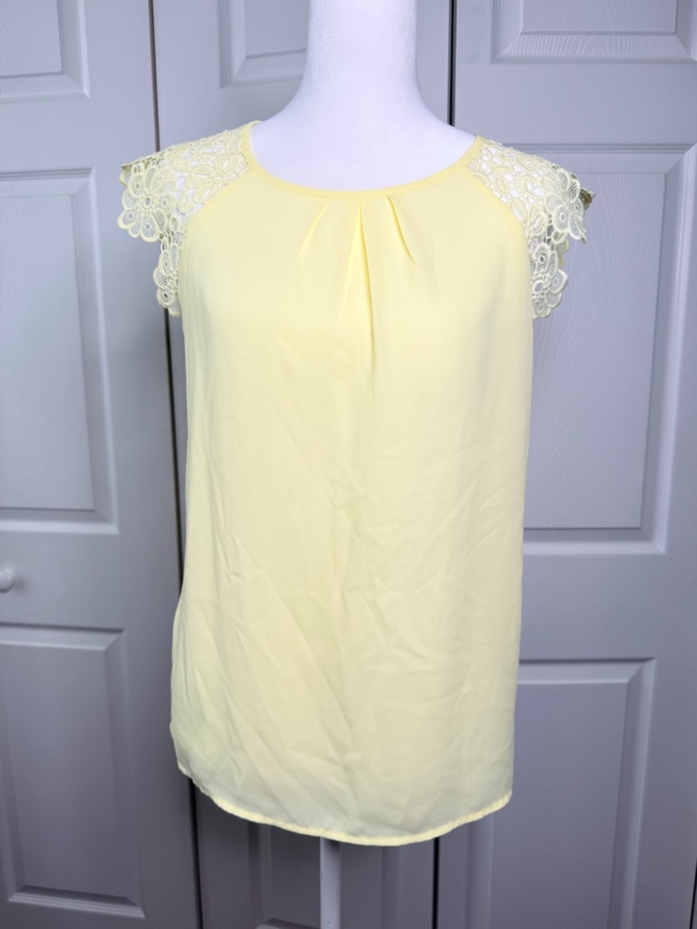 Philosophy Light Yellow Lace Cap Sleeve Camisole